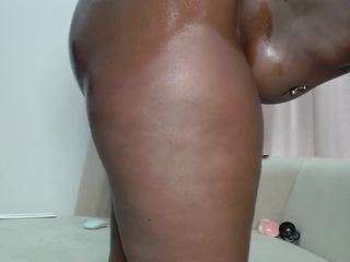 darkqween23's CamSoda show and profile