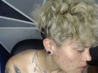 megan-c's CamSoda show and profile