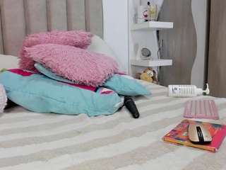 queen-antonella-ofic... webcam