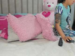 queen-antonella-... Live Webcam on CamSoda