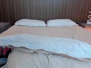 adharacruzz Live Webcam on CamSoda