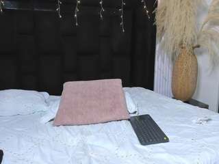 adharacruzz Live Webcam on CamSoda