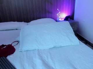 adharacruzz Live Webcam on CamSoda