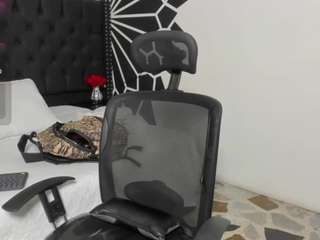 adharacruzz's CamSoda show and profile