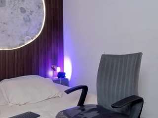 adharacruzz's CamSoda show and profile