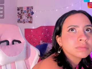 adriannyp's Live Sex Cam Show