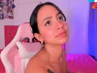 adriannyp's Live Sex Cam Show