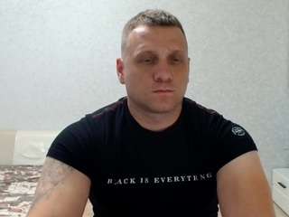 b-l-o-n-d Live Webcam on CamSoda