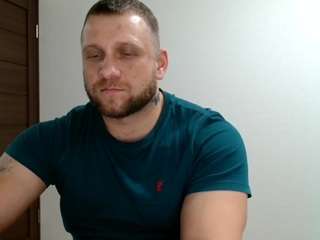 b-l-o-n-d webcam model