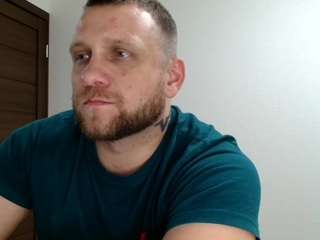 b-l-o-n-d webcam model