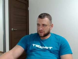 b-l-o-n-d webcam model