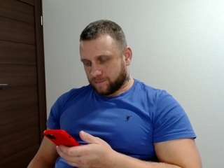 b-l-o-n-d Live Webcam on CamSoda