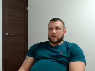 b-l-o-n-d Live Webcam on CamSoda