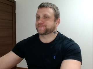 b-l-o-n-d's CamSoda show and profile