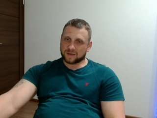b-l-o-n-d webcam