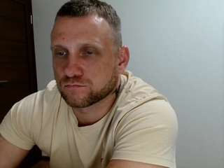 b-l-o-n-d Sex Cam Show