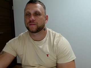 b-l-o-n-d Sex Cam Show