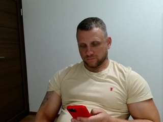 b-l-o-n-d Sex Cam Show