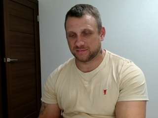 B-L-O-N-D live webcam show