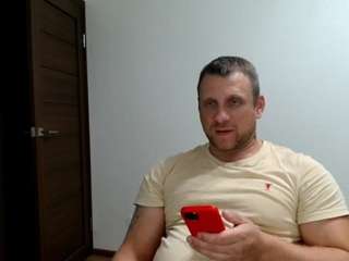 B-L-O-N-D live webcam show