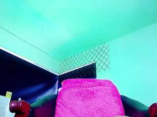 bellatrixx-69 live webcam on Soda Cams