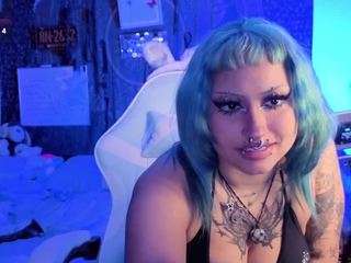 deluxxxeblu Live Webcam on CamSoda