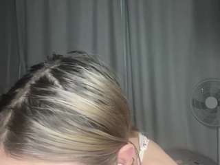 lynettedollins live cam profile