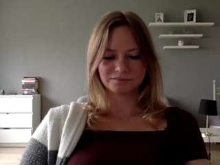 milliedesire Live Webcam on CamSoda