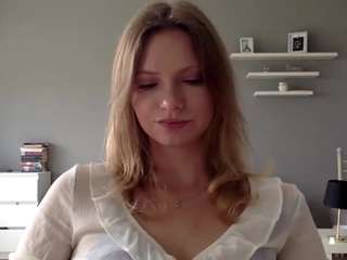 milliedesire Live Webcam on CamSoda
