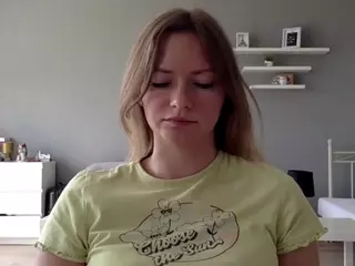MillieDesire's Live Sex Cam Show