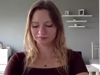 MillieDesire's Live Sex Cam Show