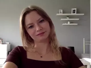 MillieDesire's Live Sex Cam Show