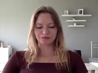 MillieDesire's Live Sex Cam Show