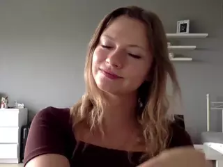 MillieDesire's Live Sex Cam Show