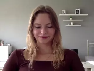 MillieDesire's Live Sex Cam Show
