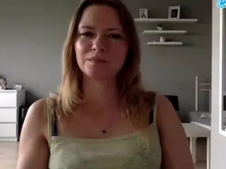 MillieDesire's Live Sex Cam Show