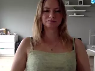 MillieDesire's Live Sex Cam Show