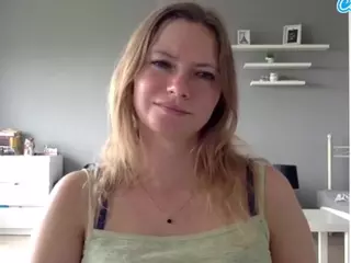 MillieDesire's Live Sex Cam Show
