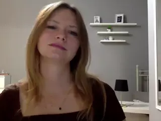 MillieDesire's Live Sex Cam Show