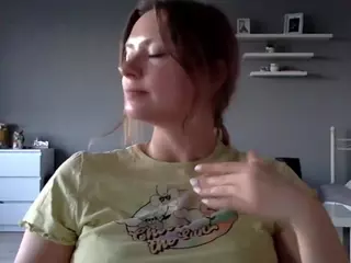 MillieDesire's Live Sex Cam Show