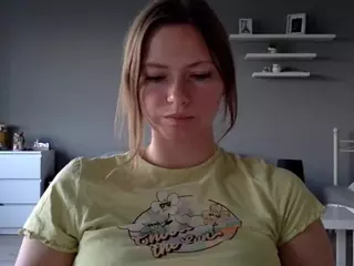 MillieDesire's Live Sex Cam Show