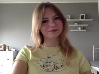 MillieDesire's Live Sex Cam Show