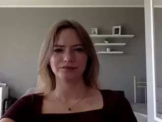 MillieDesire's Live Sex Cam Show