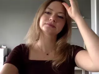 MillieDesire's Live Sex Cam Show