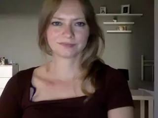 MillieDesire's Live Sex Cam Show