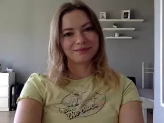 MillieDesire's Live Sex Cam Show