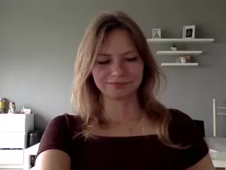 MillieDesire's Live Sex Cam Show