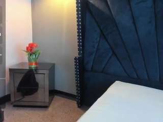  niki-santana chat room