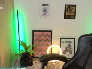 SaraSavaage's Live Sex Cam Show