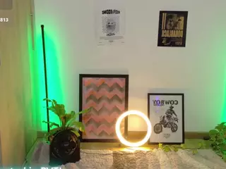 SaraSavaage's Live Sex Cam Show